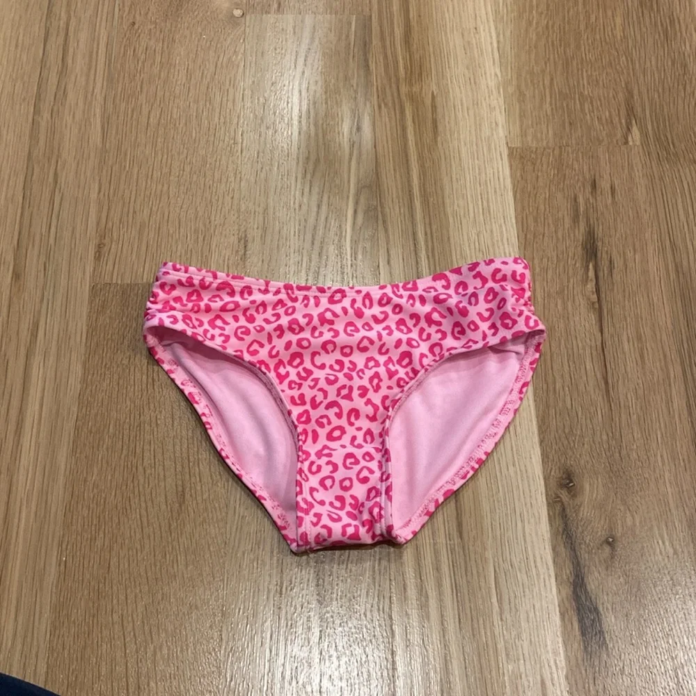 Cat & Jack Girl’s Leopard Print swimsuit